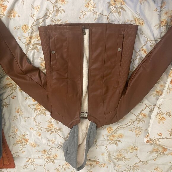 🤎 Stylish Tan Brown Leather Jacket – Like New! 🤎 - Picture 3 of 3